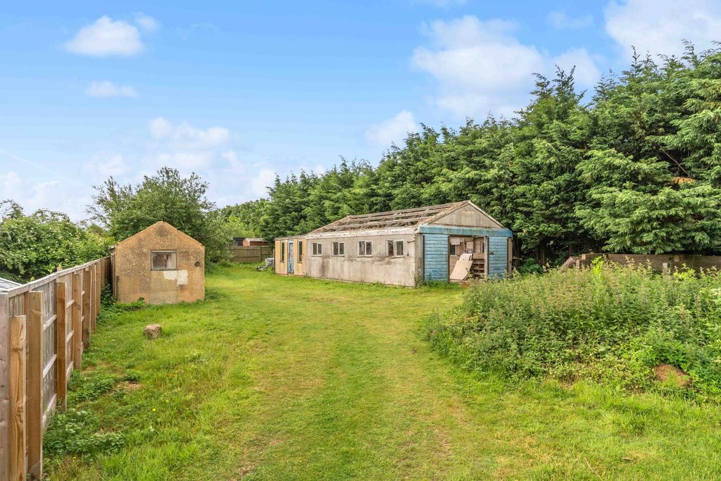Property photo 2 of 3