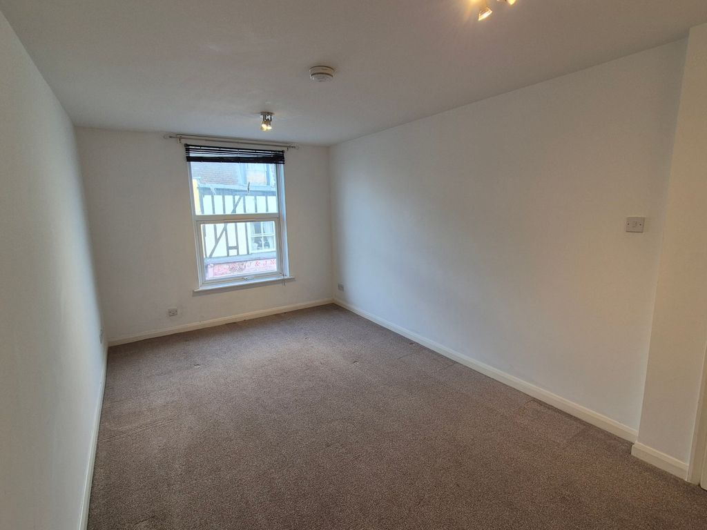 Property photo 2 of 7 Lounge