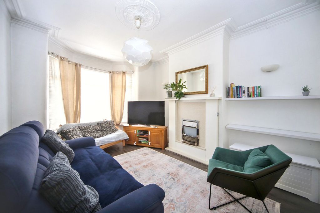 Property photo 2 of 22