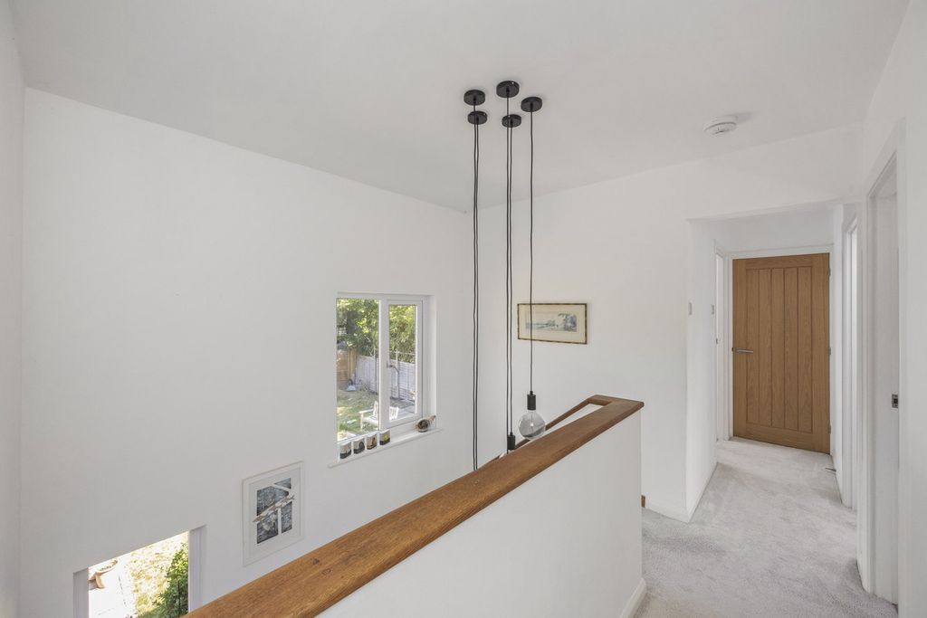 Property photo 3 of 26
