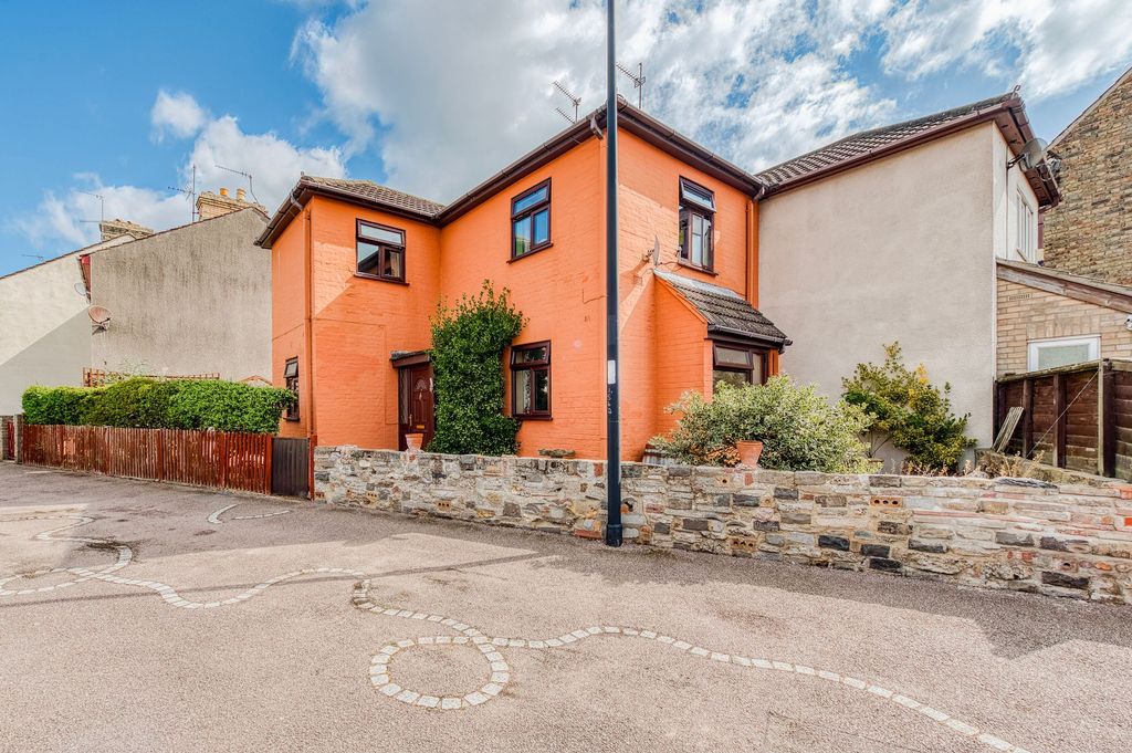 Property photo 1 of 19