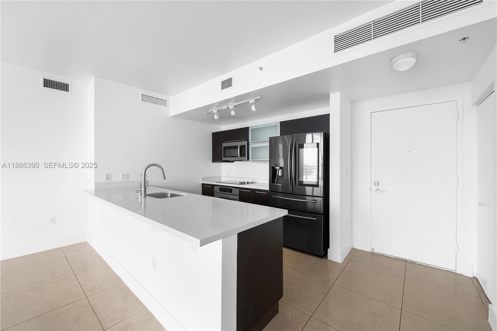 Property photo 3 of 41 <Alttext/>