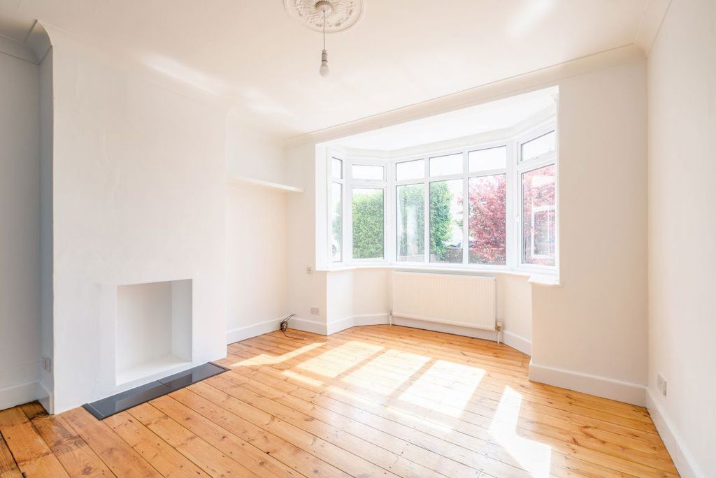 Property photo 3 of 30