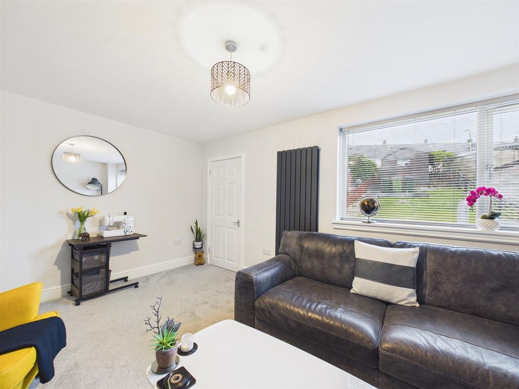 Property photo 3 of 16 Cam01486G0-Pr0972-Still006.Jpg