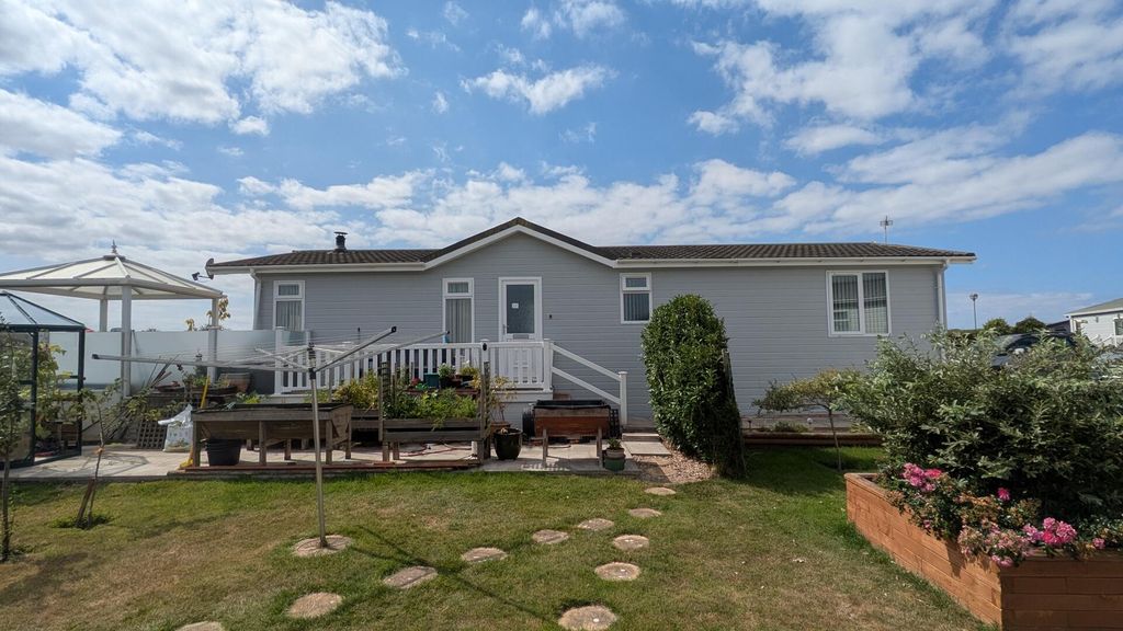 Property photo 2 of 40 Rear Garden