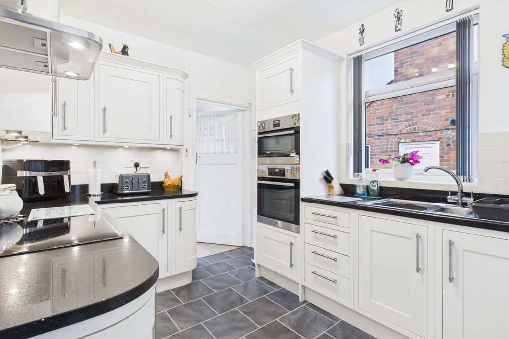 Property photo 2 of 22 Cam03162G0-Pr0362-Still001