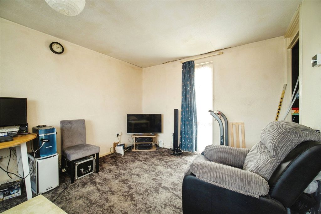 Property photo 3 of 17 Picture No. 04