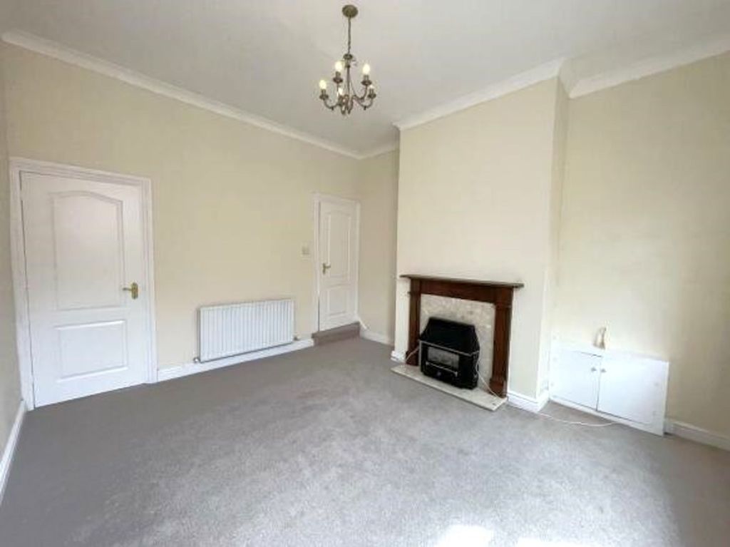 Property photo 3 of 10 Lounge
