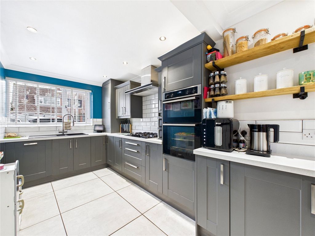 Property photo 1 of 10 Picture No. 05