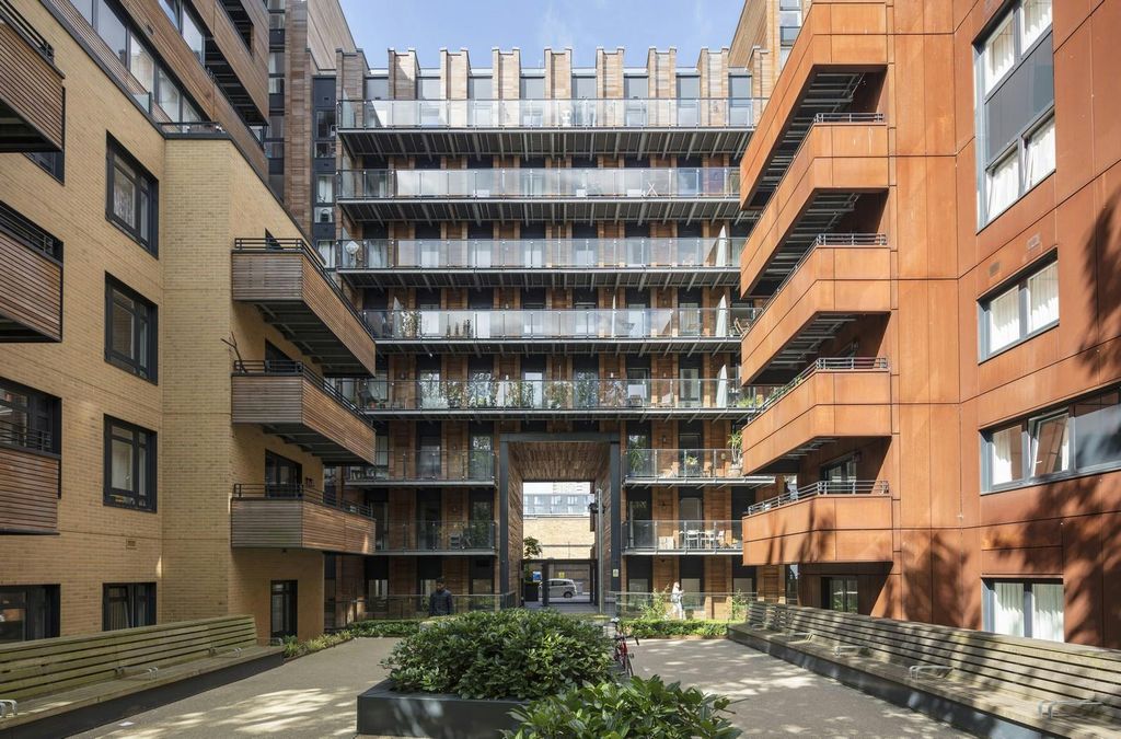 Property photo 2 of 9 Building Exterior