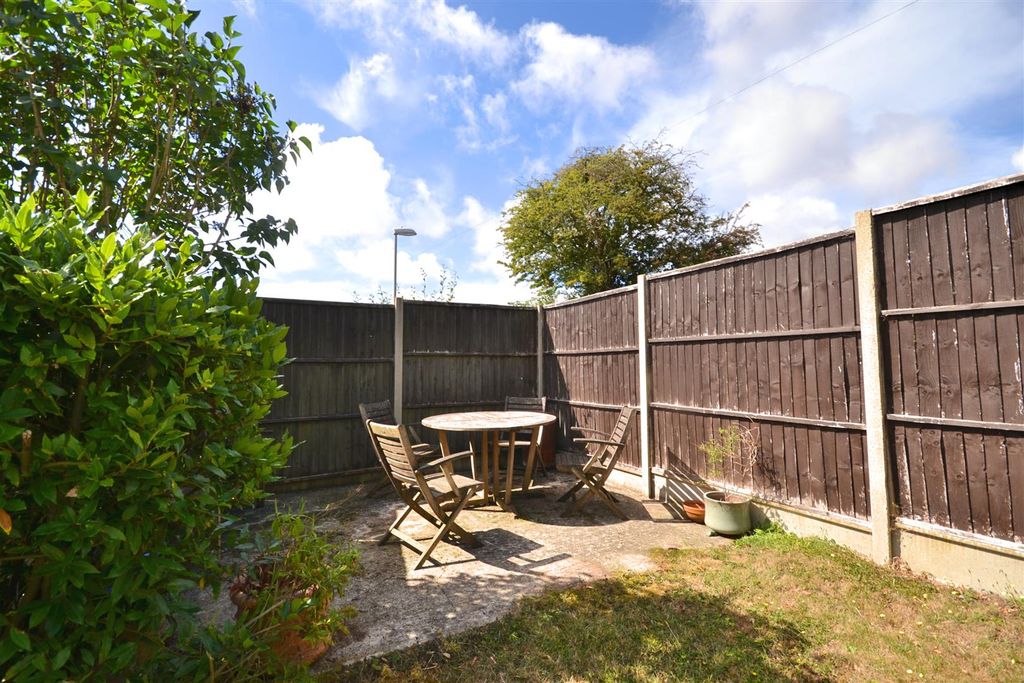 Property photo 2 of 15 Garden 3.Png