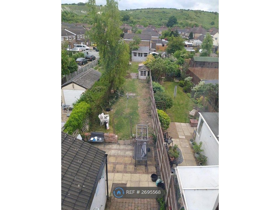 Property photo 1 of 25 Hill View,100ft Garden With 3 Sheds 1 Summer House