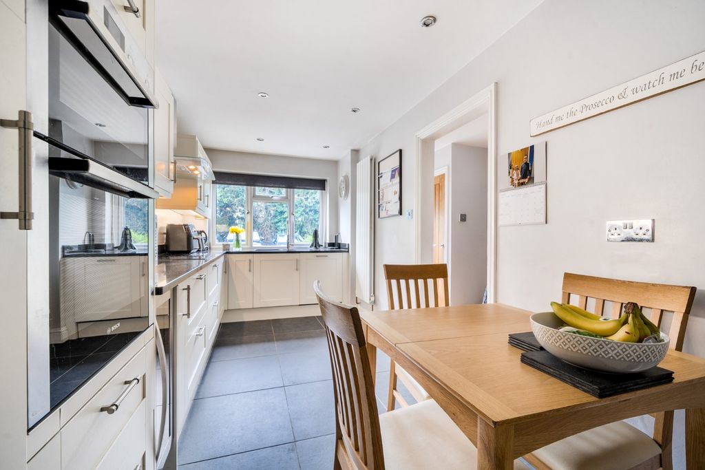 Property photo 2 of 30 Kitchen/Diner