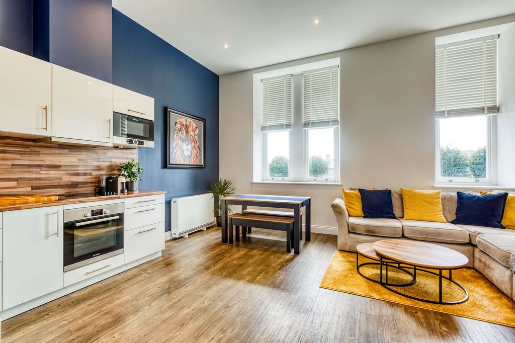 Property photo 2 of 20