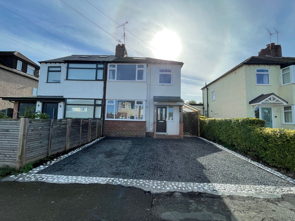 Property photo 1 of 31 Image00009