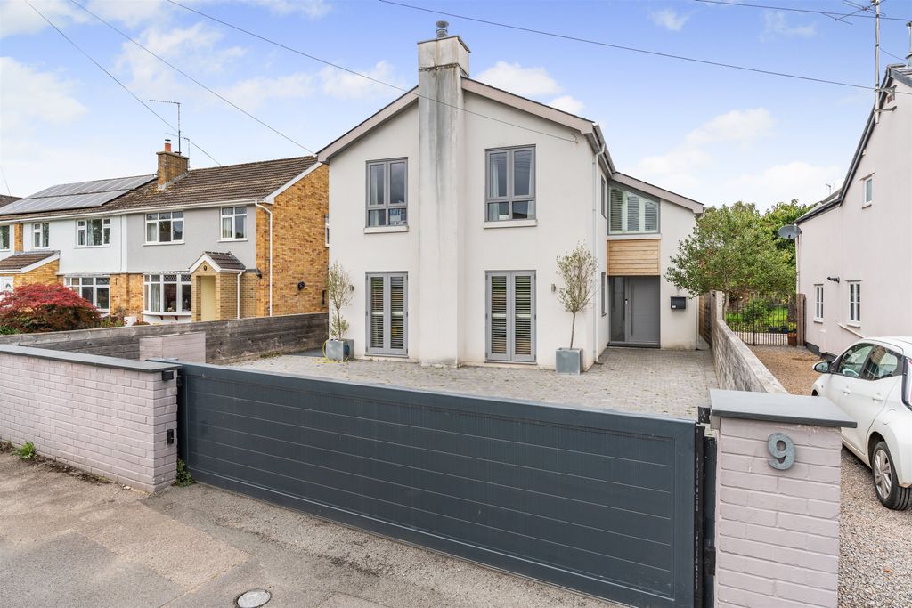 Property photo 1 of 52