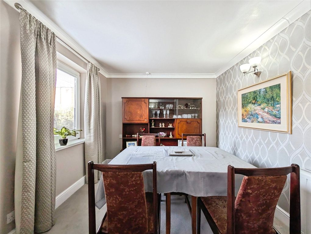 Property photo 3 of 11 Dining Area/Bedroom