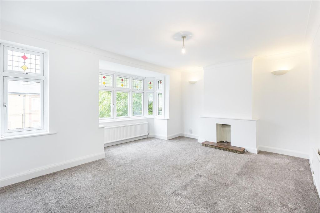 Property photo 2 of 14 2