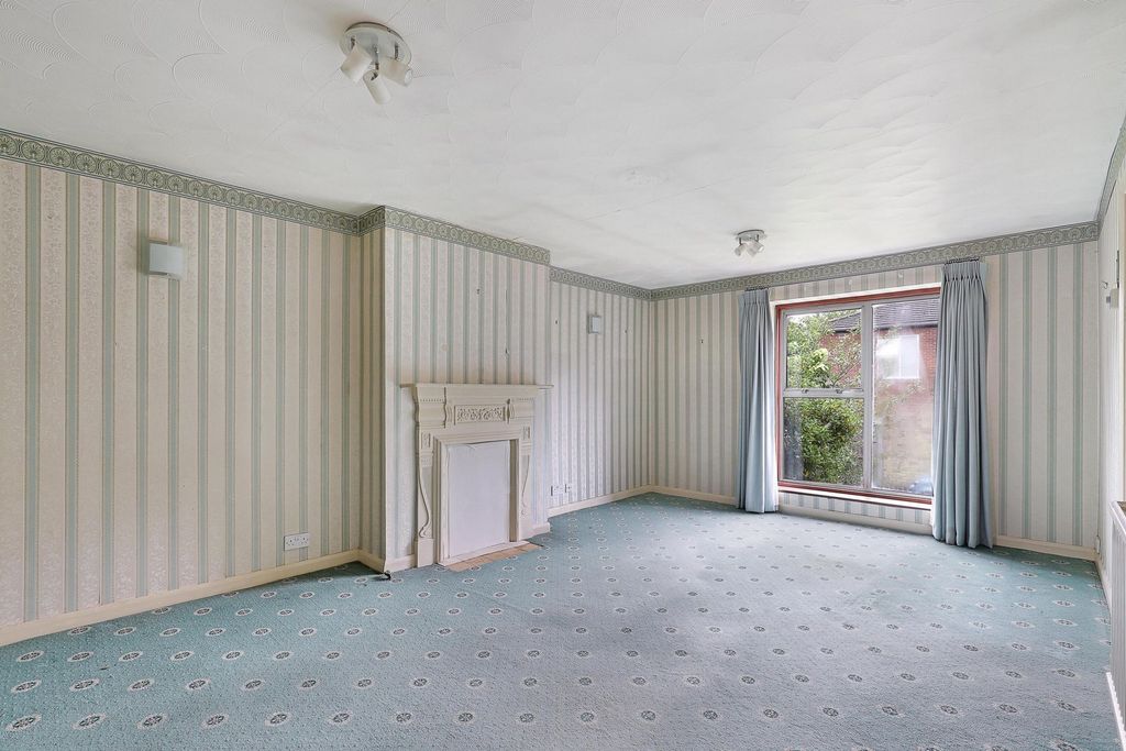 Property photo 2 of 16 Photo 8