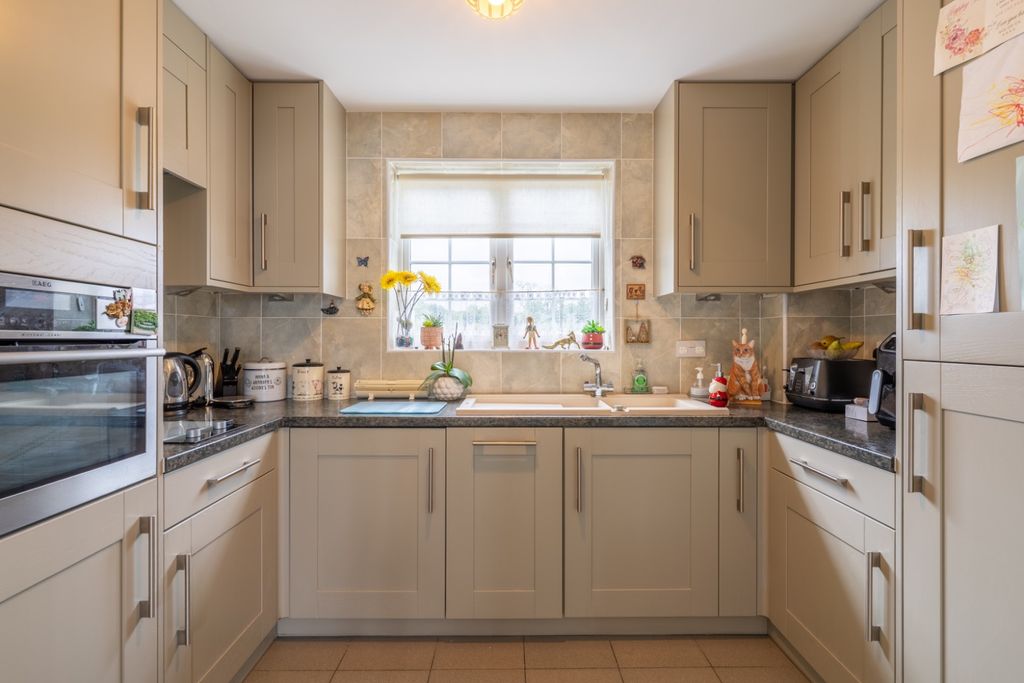 Property photo 3 of 16 5144056