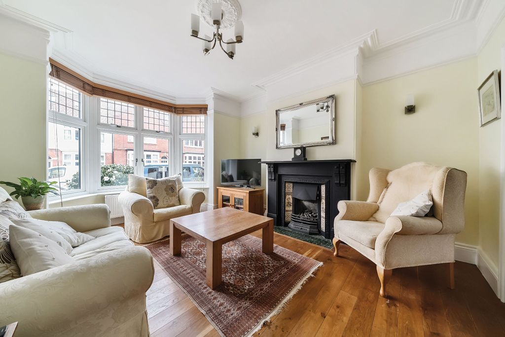 Property photo 2 of 18