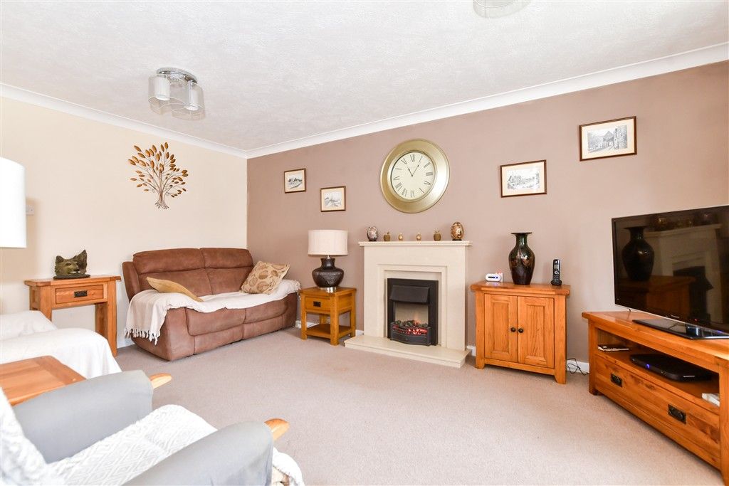 Property photo 3 of 13 Lounge/Diner