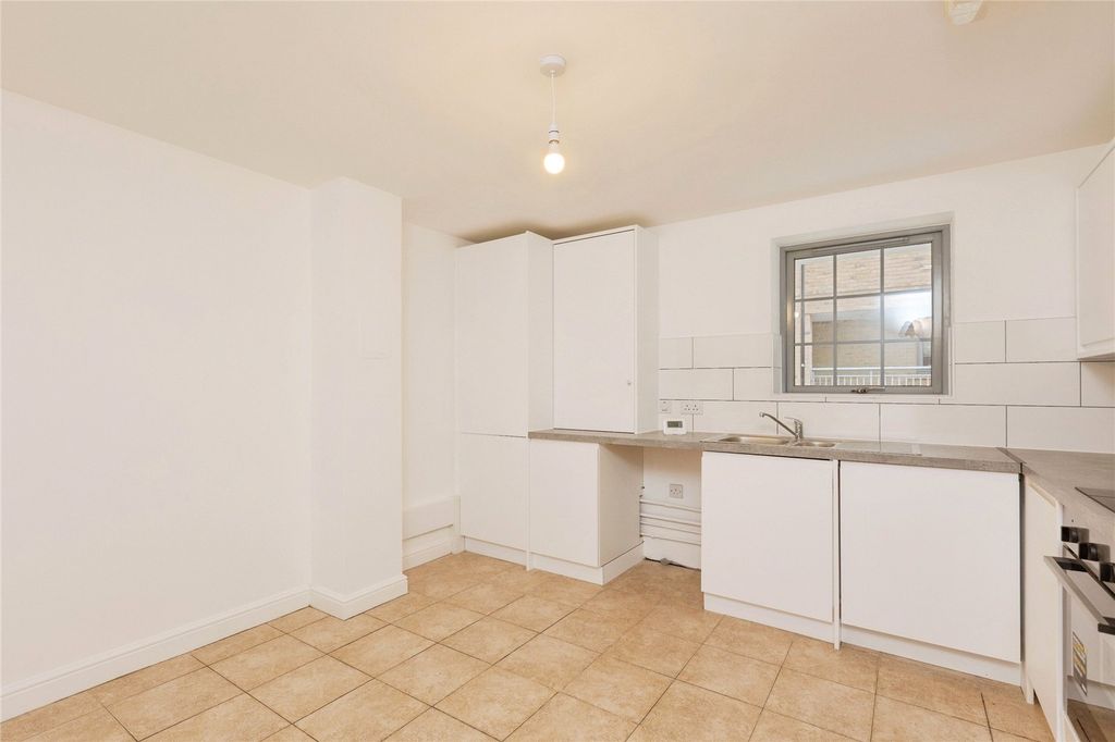 Property photo 3 of 28 Picture No. 14