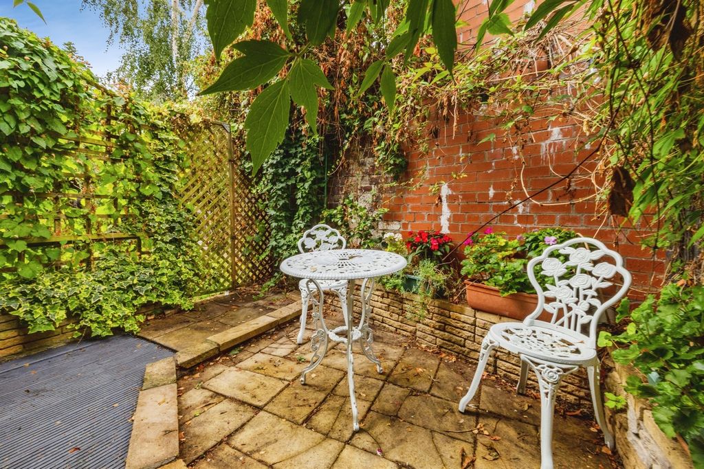 Property photo 2 of 19