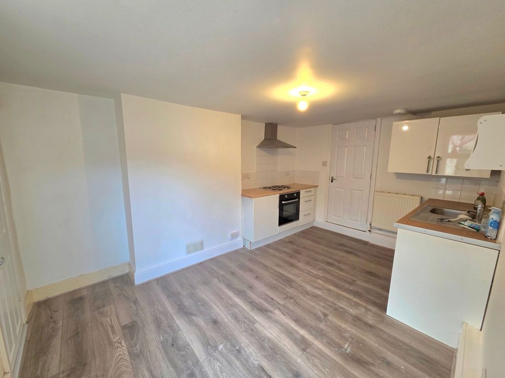 Property photo 1 of 4 Lounge/Kitchen