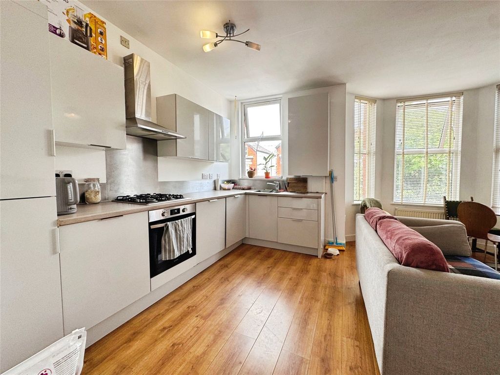 Property photo 2 of 12 Picture No. 22