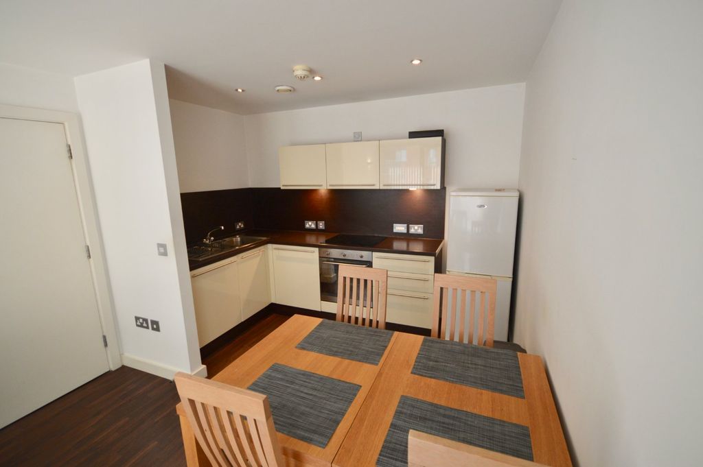 Property photo 2 of 7 Picture No. 12