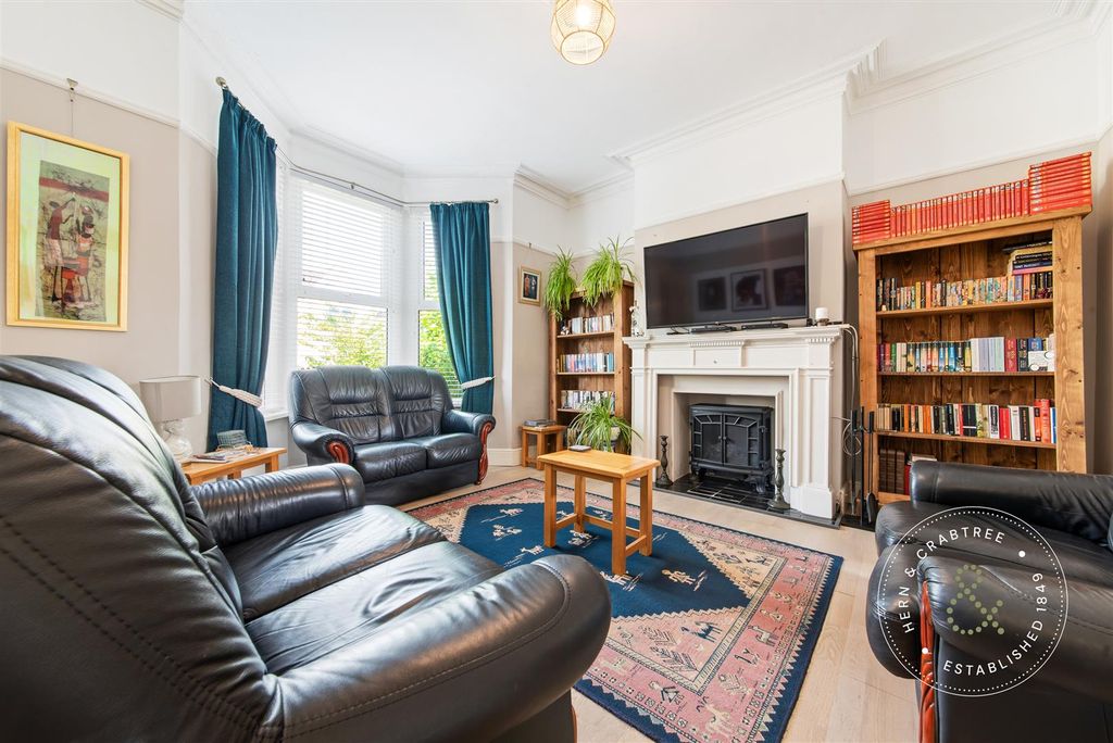 Property photo 2 of 37 Richards-Terrace-17.Jpg