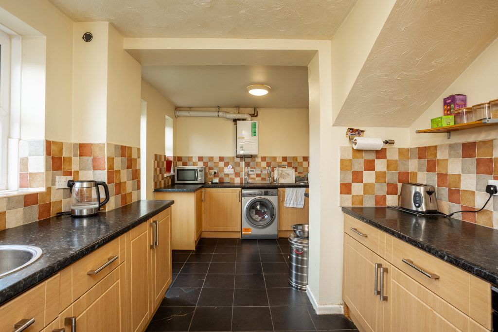 Property photo 2 of 33