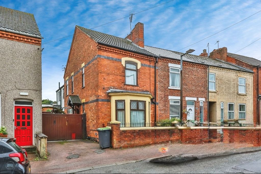 Property photo 1 of 17