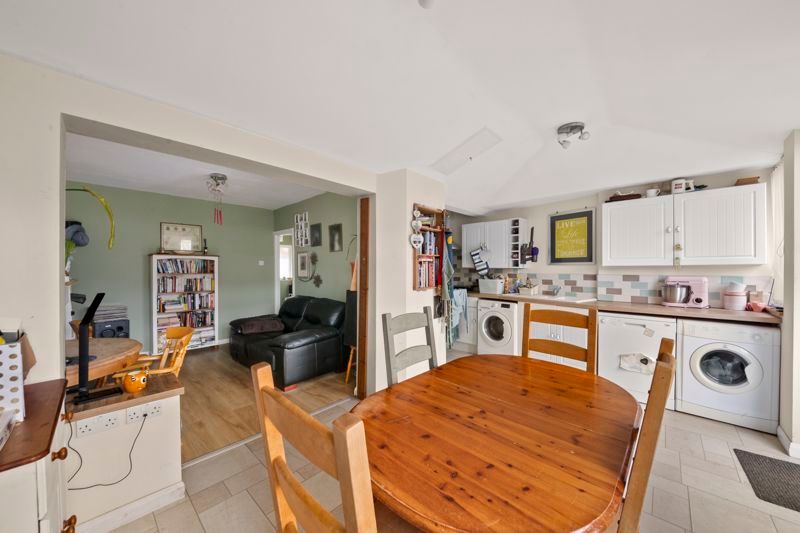 Property photo 3 of 16 Photo 4