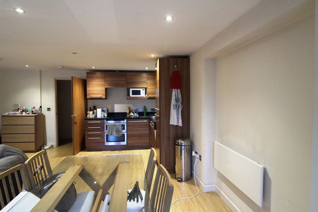 Property photo 3 of 5 Kitchen