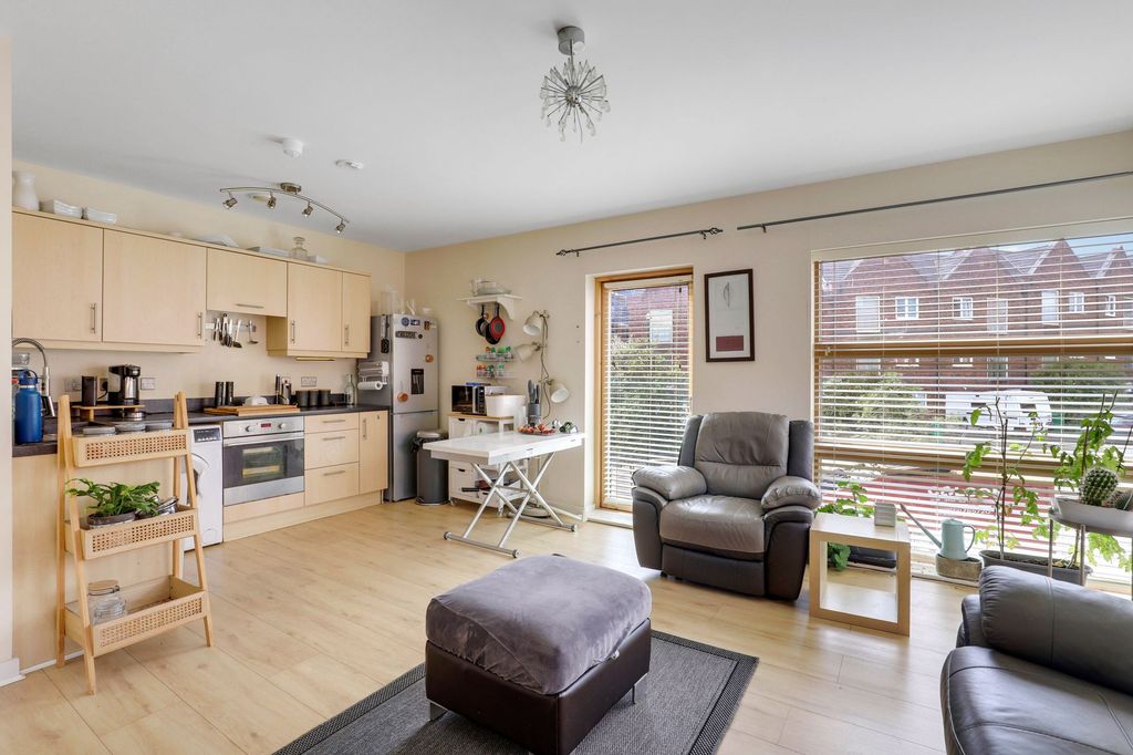 Property photo 2 of 12
