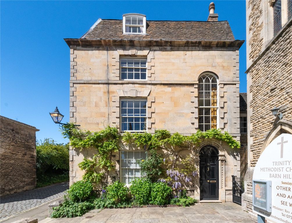 Property photo 1 of 30 Beautiful Townhouse