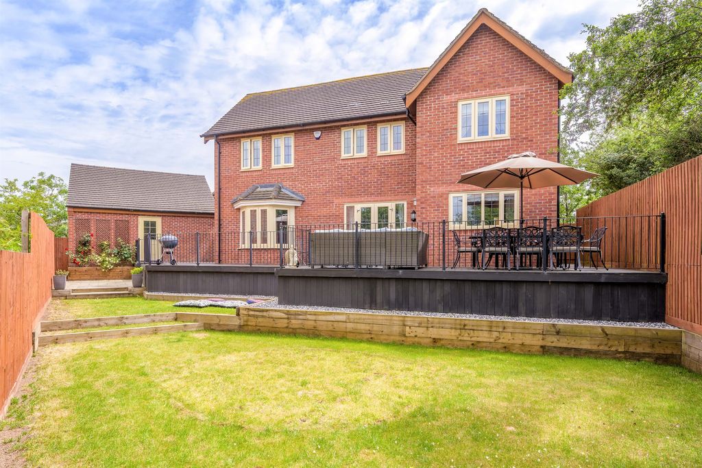 Property photo 2 of 18