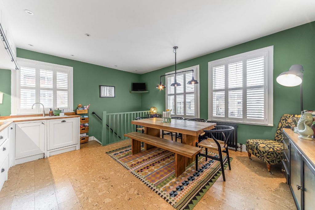 Property photo 2 of 14 Picture No. 98