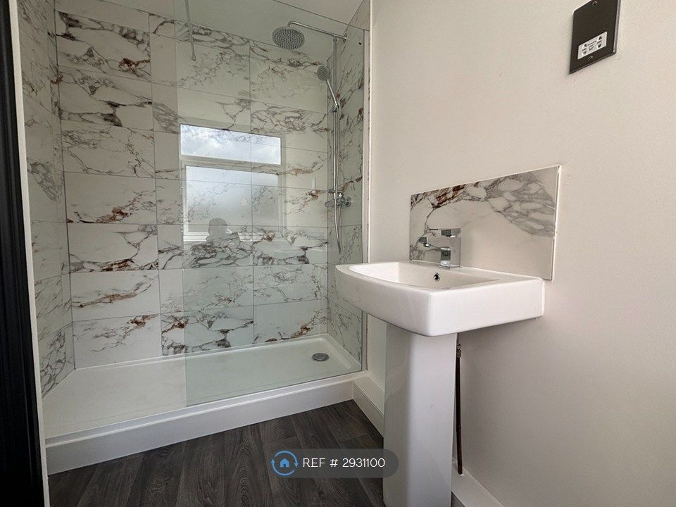 Property photo 2 of 4 Bathroom