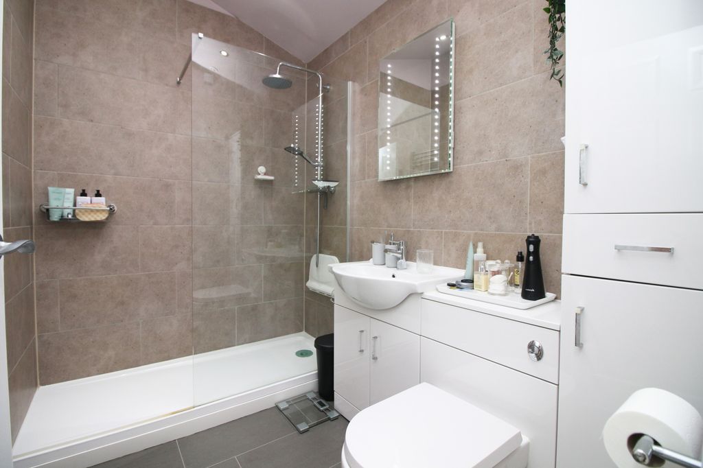 Additional image 21 of 2 bed bungalow for saleUllswater Avenue, Fleetwood FY7