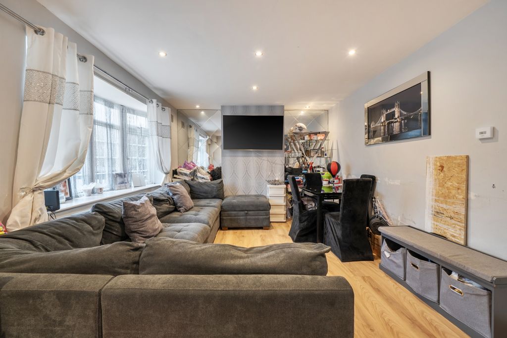 Property photo 2 of 15 Photo 2