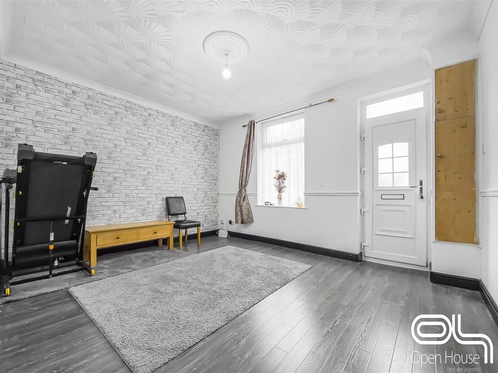 Property photo 3 of 23 Wyggeston Street (2).Jpg