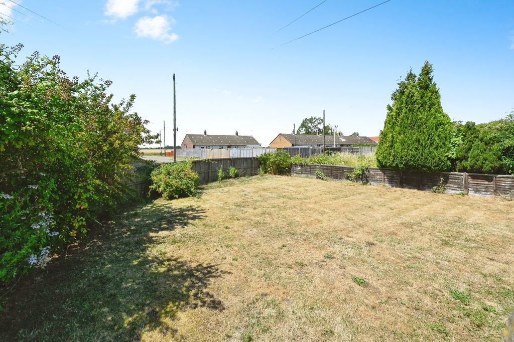 Property photo 2 of 17 Photo