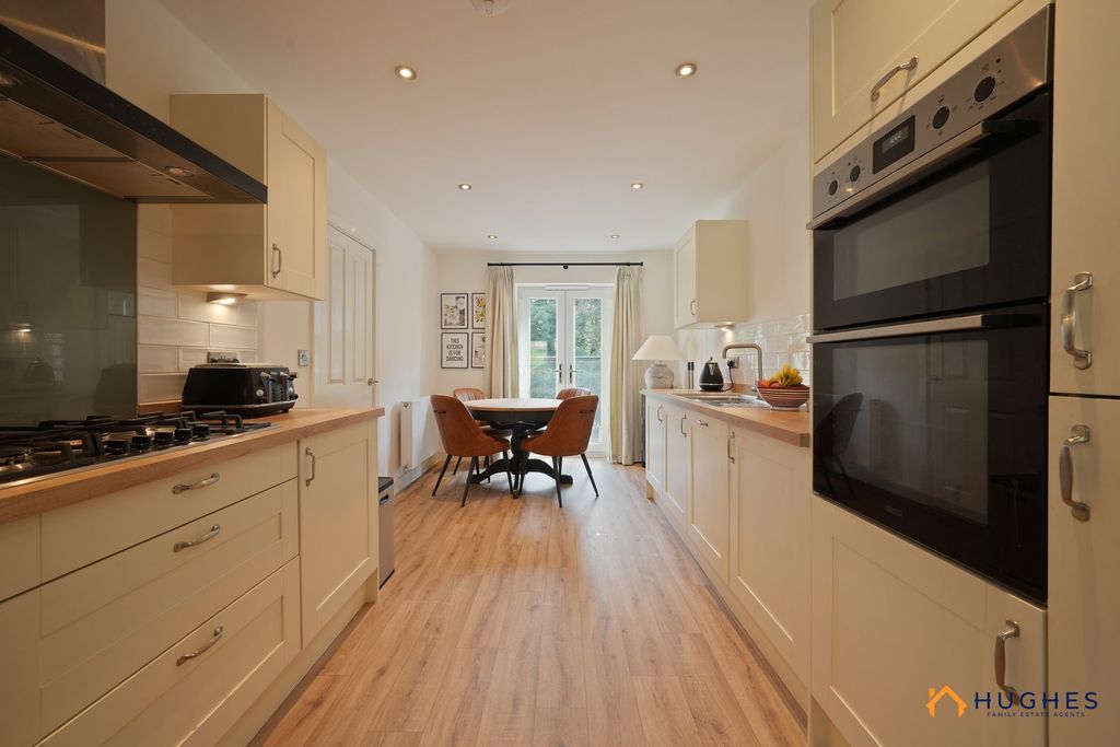 Property photo 2 of 26