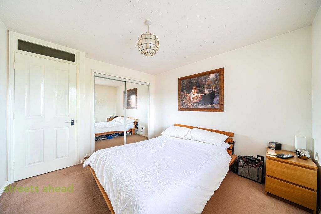 Property photo 1 of 11 0Af0772E-91E2-43F...