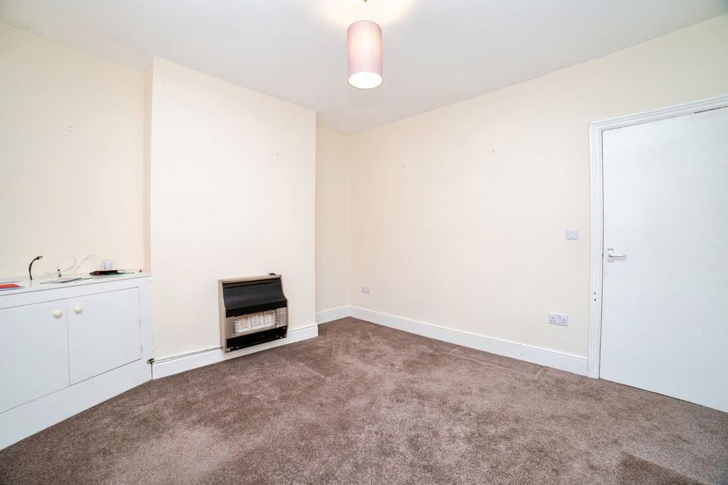 Property photo 2 of 11 Lounge