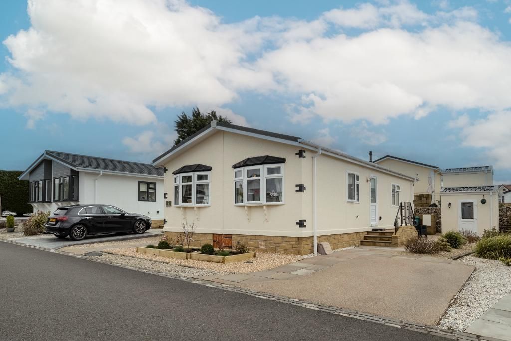 Property photo 1 of 27