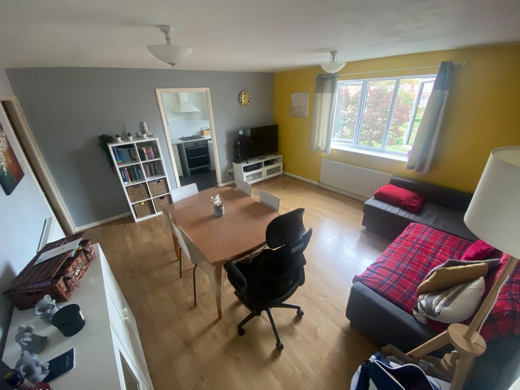 Property photo 3 of 9